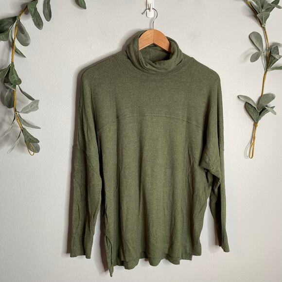 Green Tunic Top LAST CALL - Picture 1 of 6